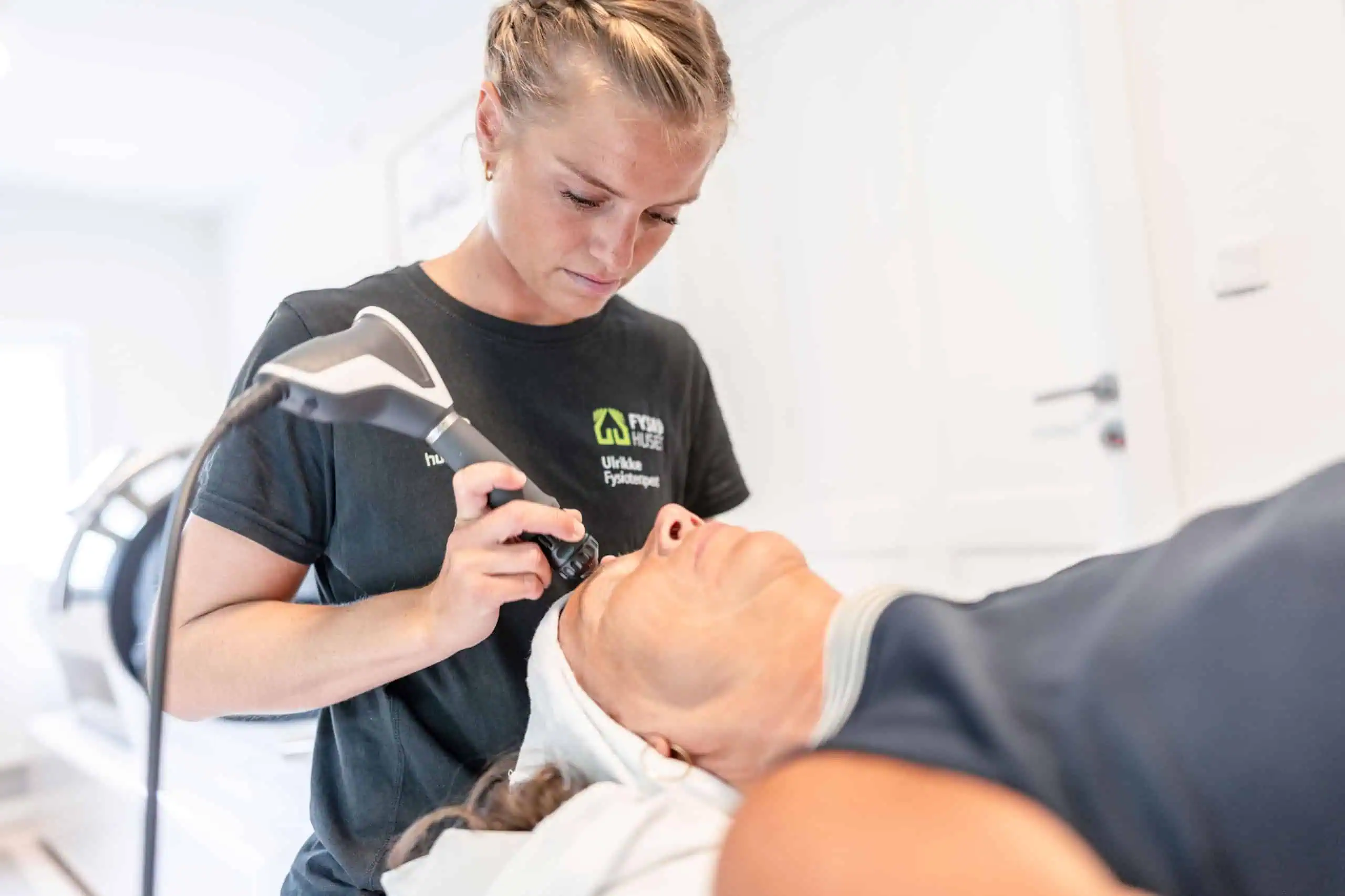 AWT behandling, for at mindske rynker, arvæv, strækmærker og appelsinhud